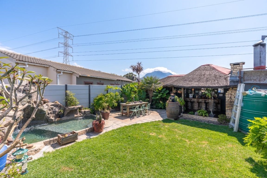 2 Bedroom Property for Sale in Victoria Park Western Cape